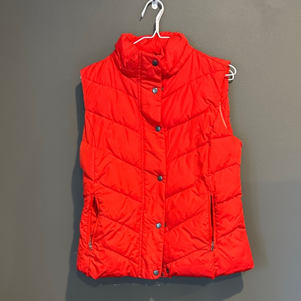 GAP Women's Bright Red Quilted Vest